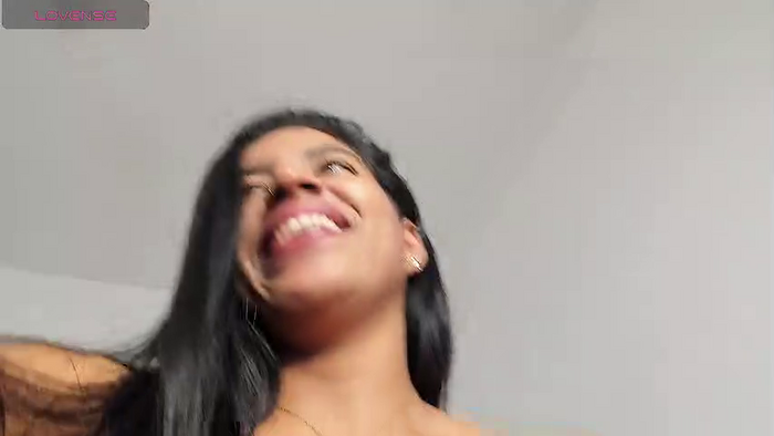 nahomy_hot69