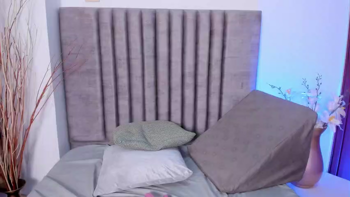 NahomyStone
