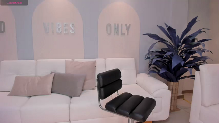 MiaRoberts1