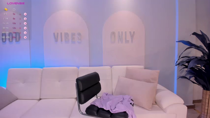 MiaRoberts1