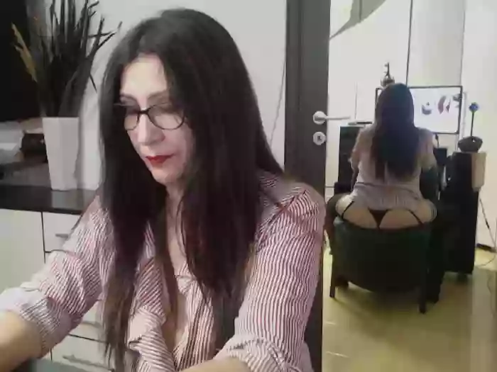 2024/05/05/bongacams-voguenoir-18-34-35
