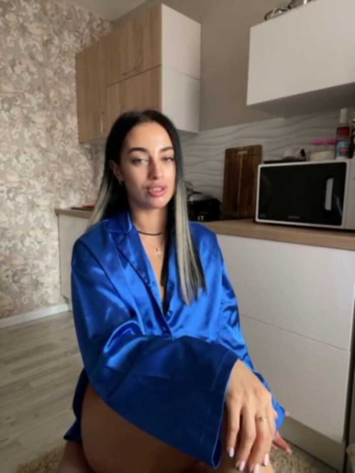 black-Lexi1