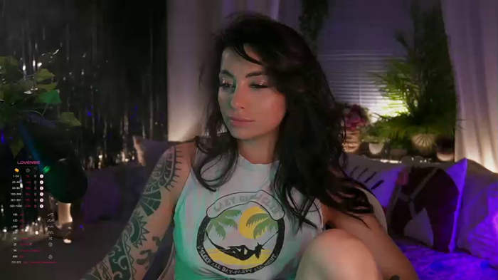-Bombshell-