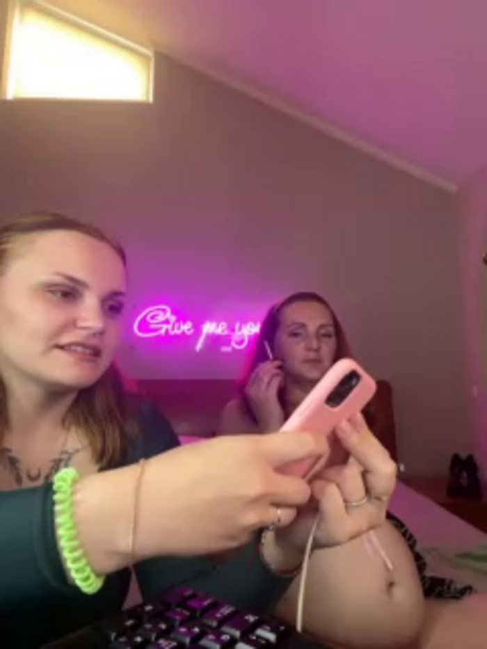 SixNipples