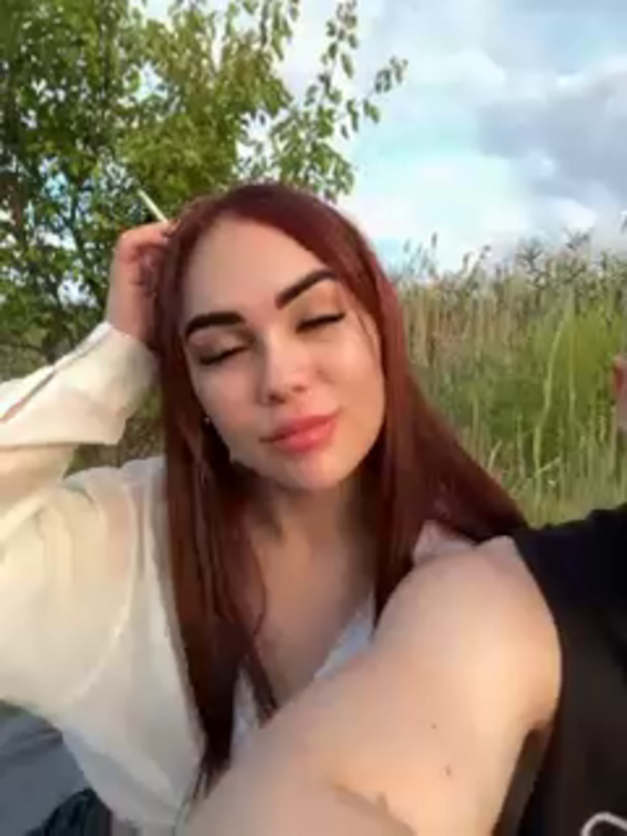 GroteskCouple