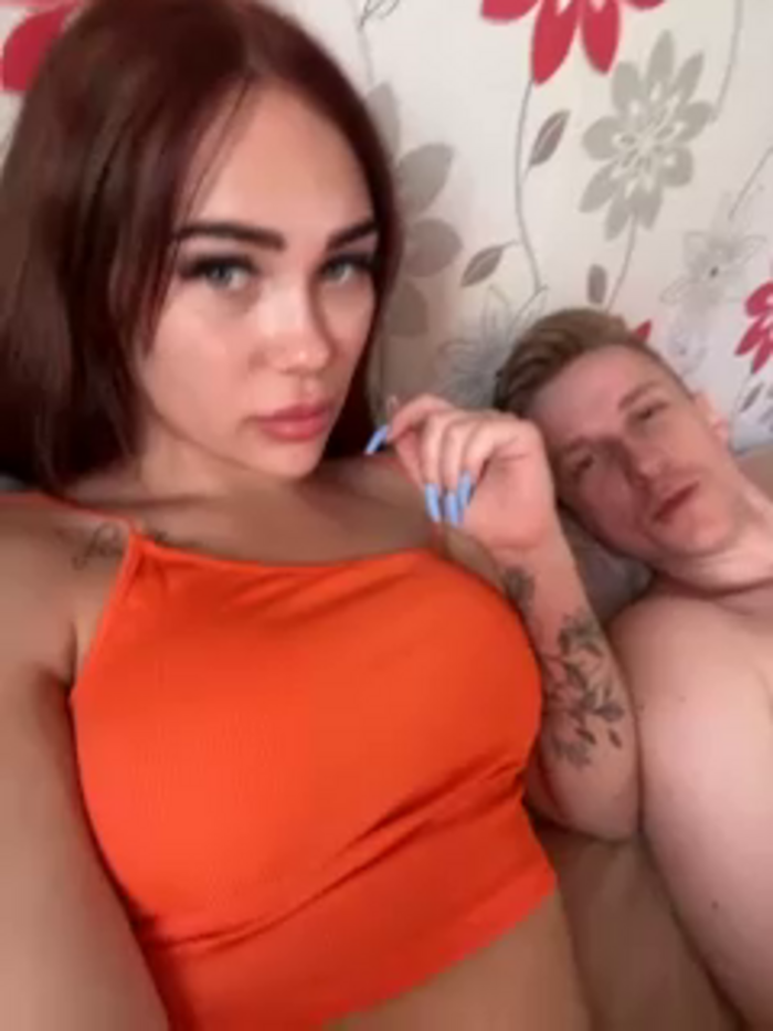 GroteskCouple