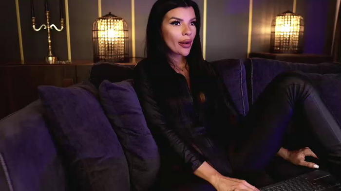 EleniaDevons