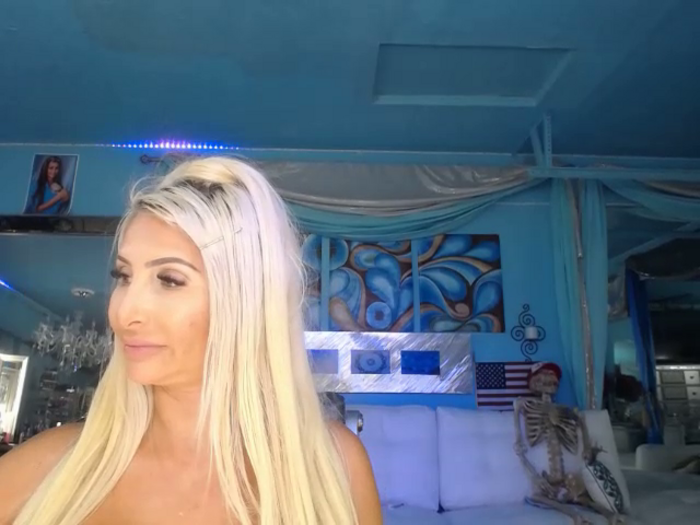 adrianna_fox