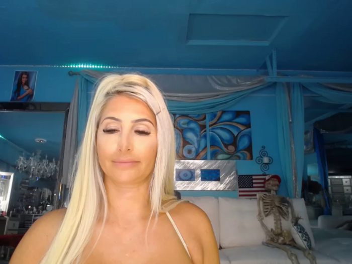 adrianna_fox
