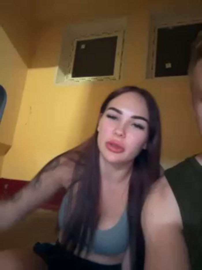 GroteskCouple