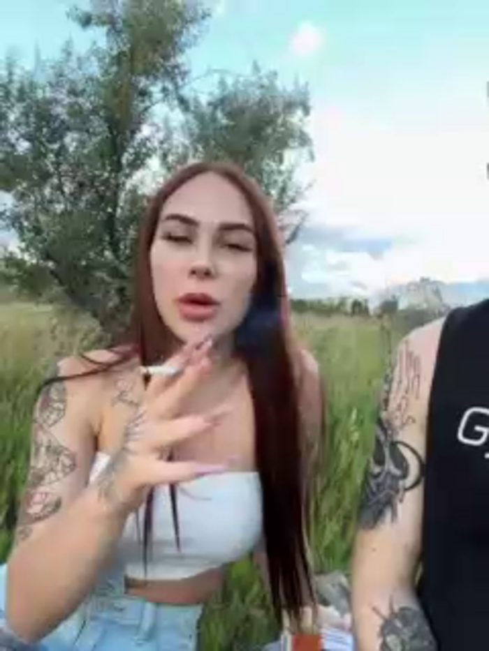 GroteskCouple