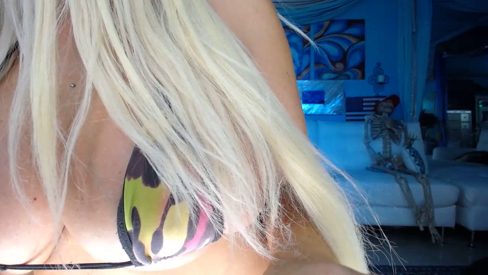 adrianna_fox