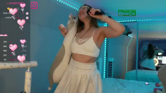-VikkiL0vesCheese-