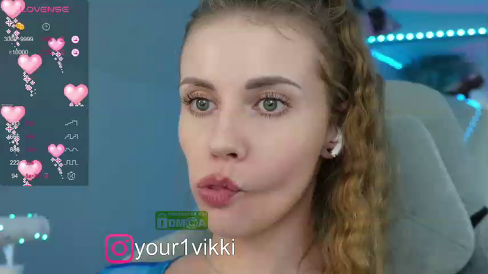 -VikkiL0vesCheese-