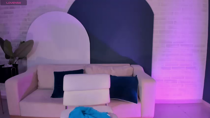 MiaRoberts1