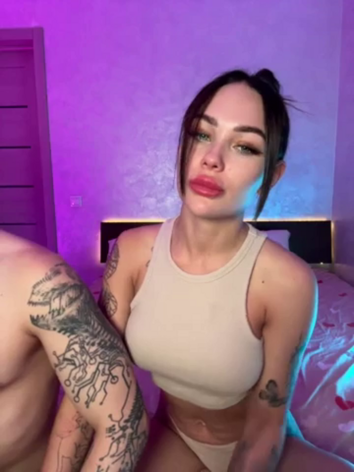 GroteskCouple