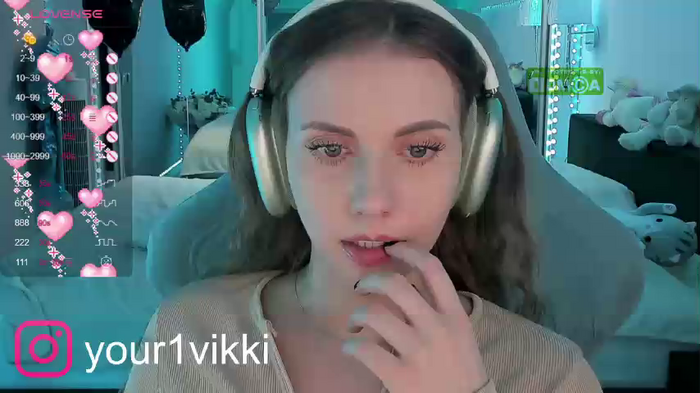 -VikkiL0vesCheese-