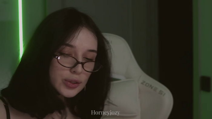 hor-neyJ0zy