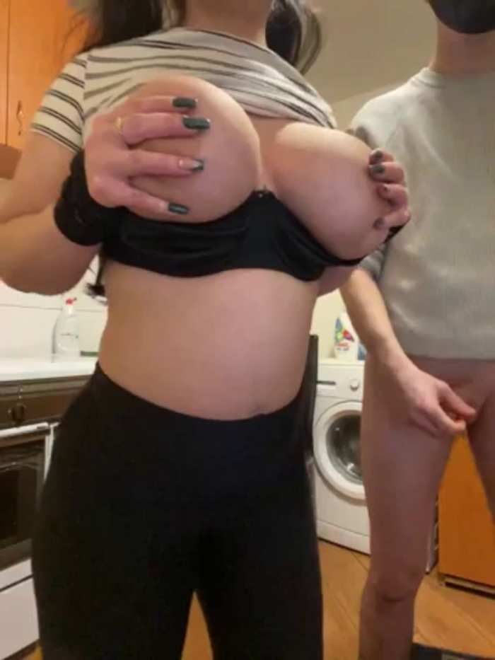 hotcouple857612