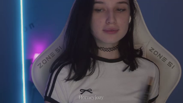 hor-neyJ0zy