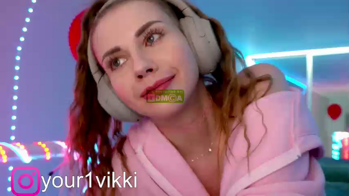 -VikkiL0vesCheese-