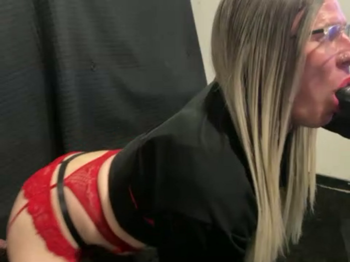 Xdresserwithass