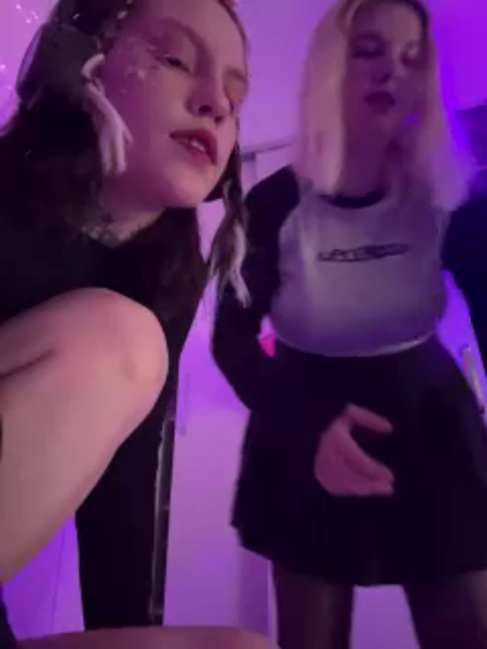 Molly-and-Ewa