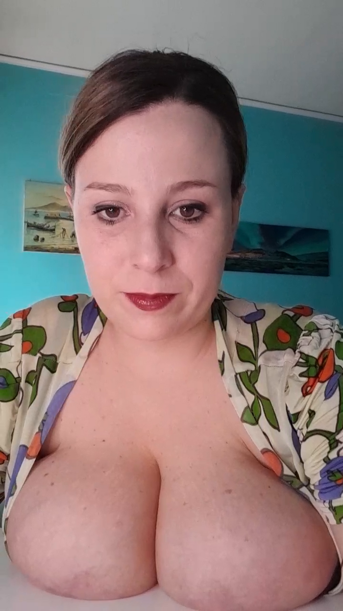 emma96_hot