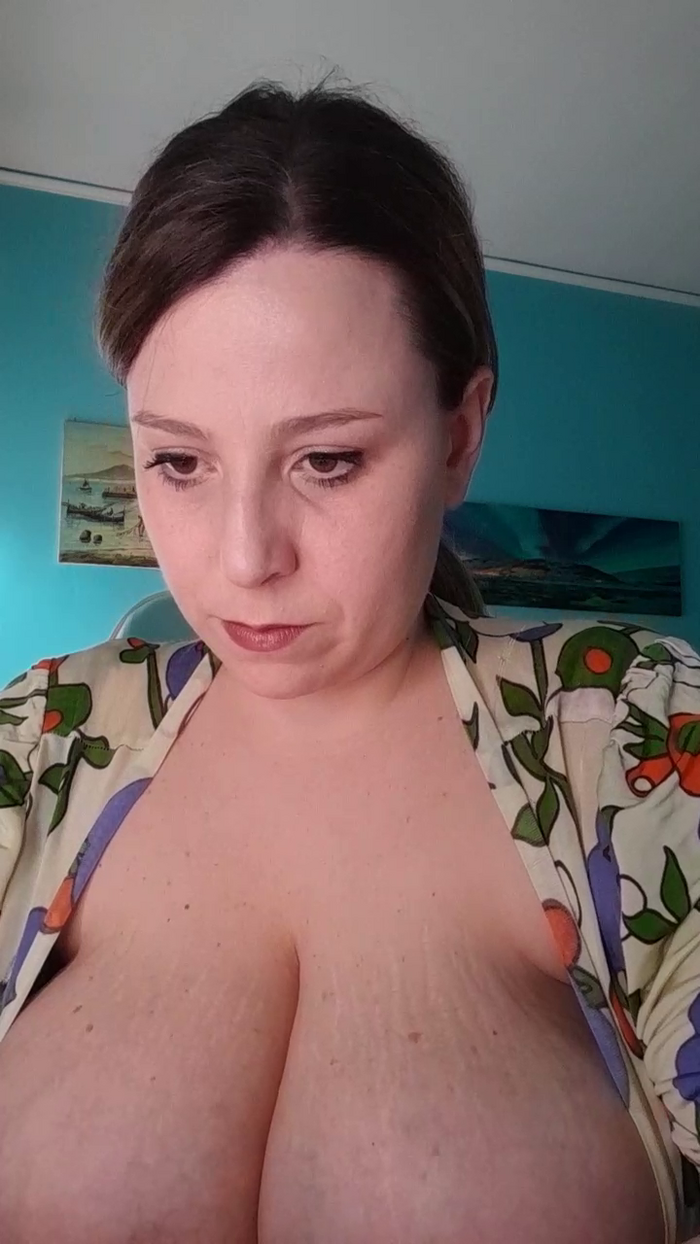 emma96_hot