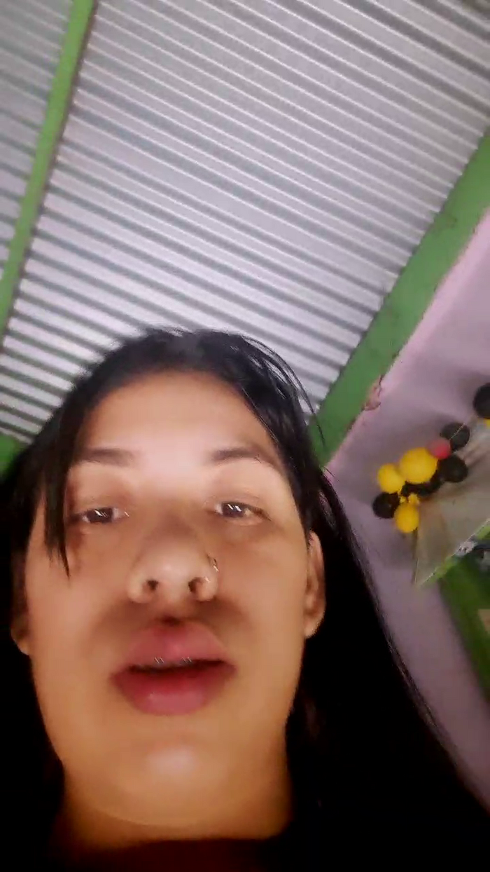girl_pee