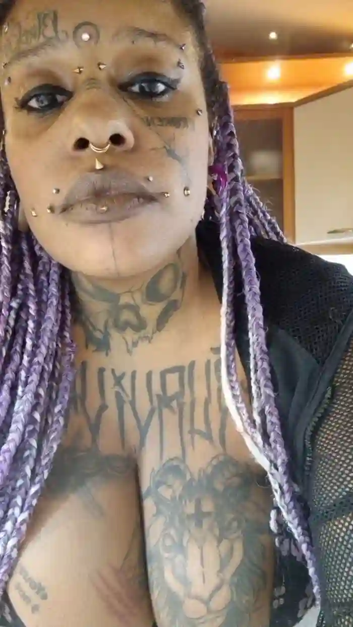 2024/05/05/cam4-blackwitchsg-23-42-17