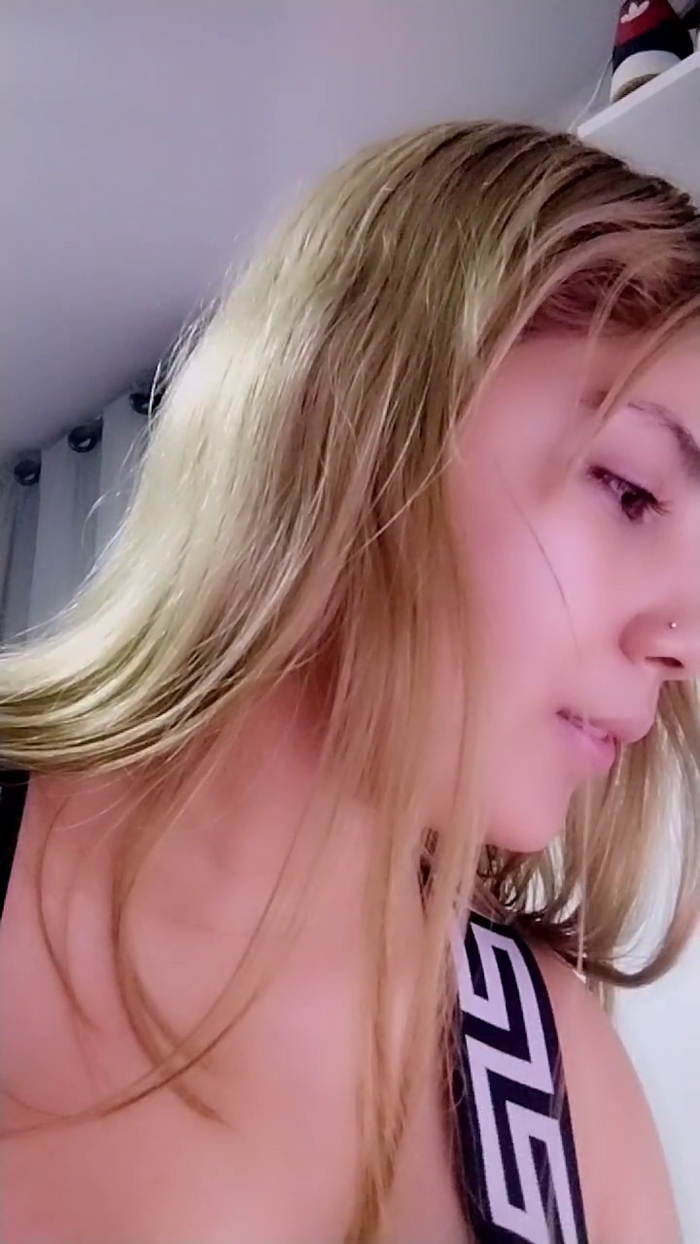 zoe_kimm