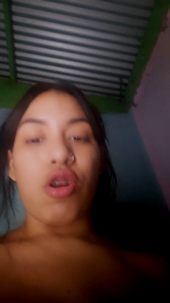 girl_pee