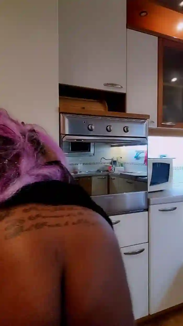 2024/05/19/cam4-blackwitchsg-21-37-42