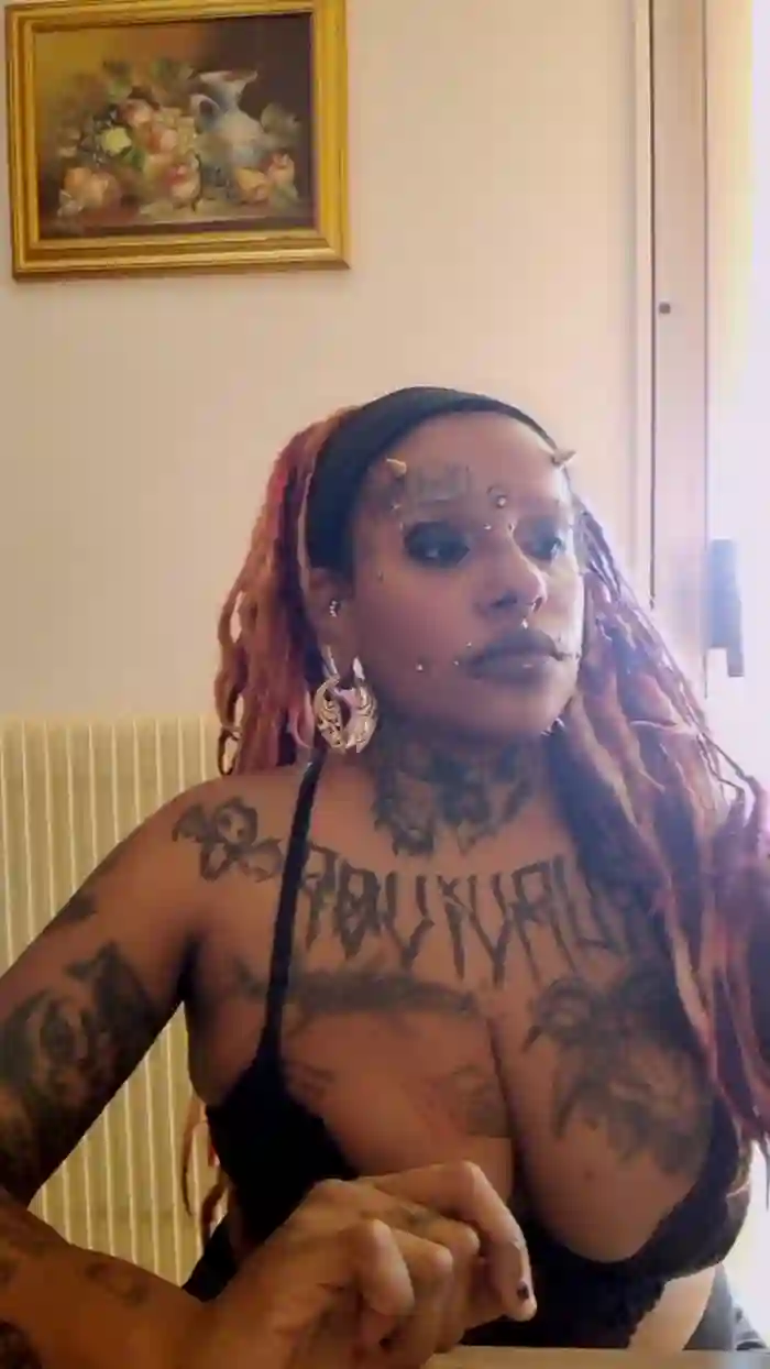 2024/05/22/cam4-blackwitchsg-12-32-46