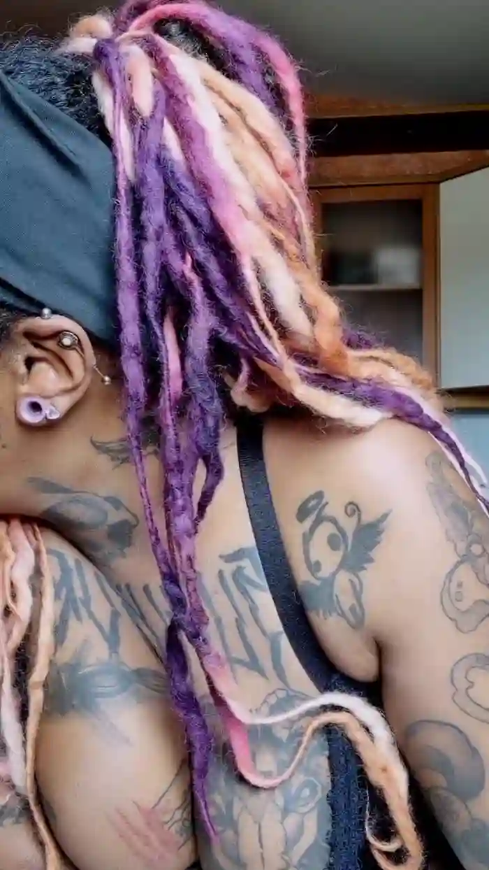 2024/05/22/cam4-blackwitchsg-13-43-57