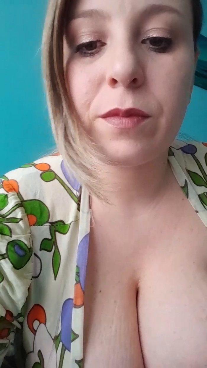 emma96_hot