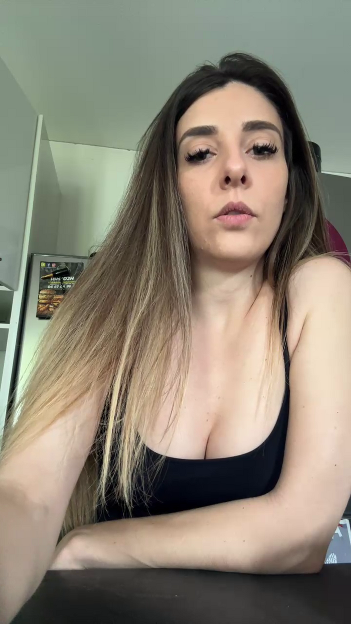 Ava31_