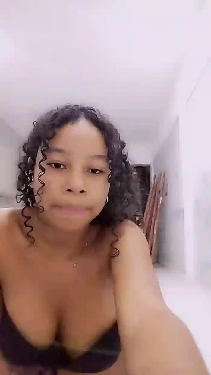 2024/06/06/cam4-queen_fullpee-01-59-20