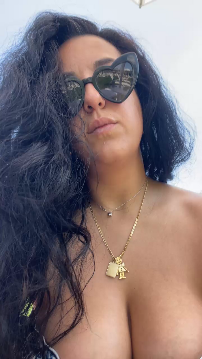 auri5hot