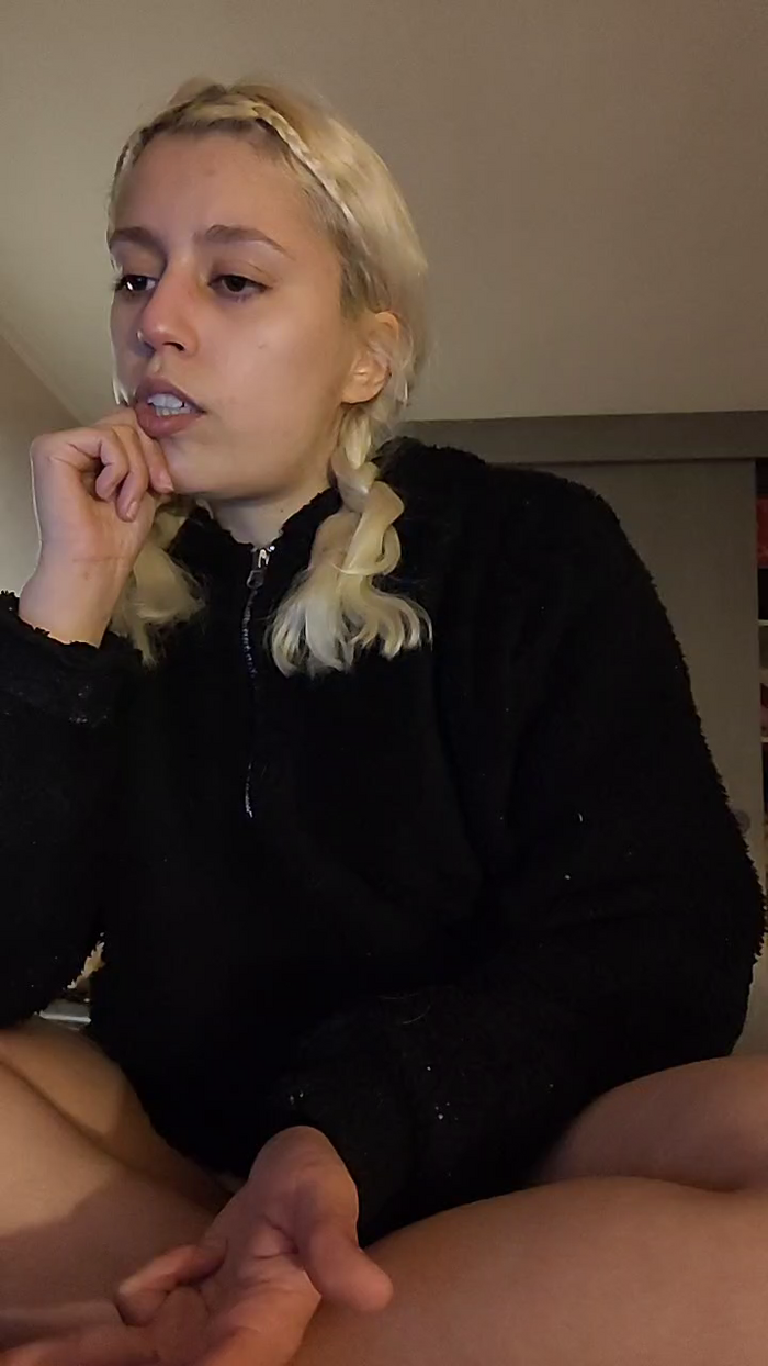 emi_laura