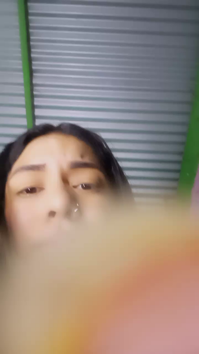 girl_pee