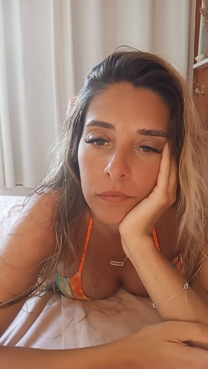 Ava31_