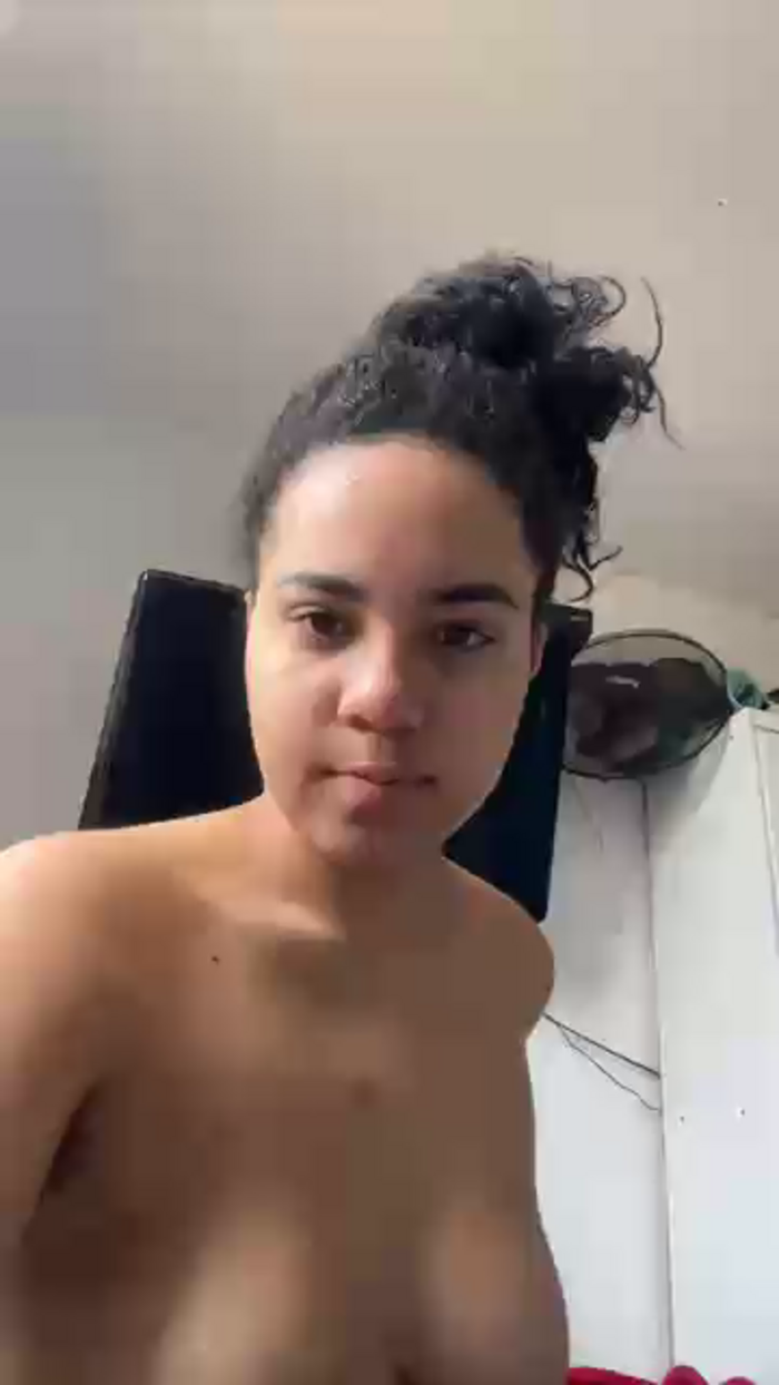 AmandaDebaro
