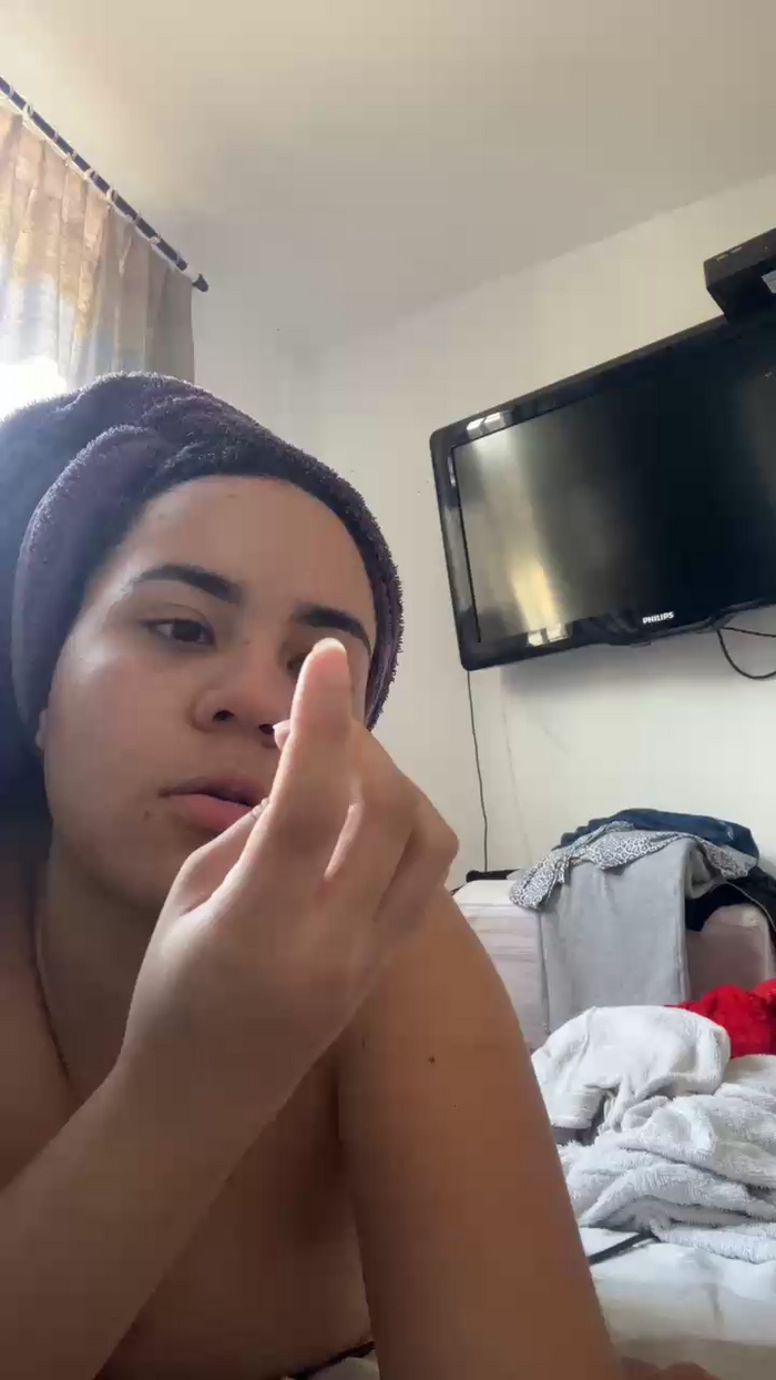 AmandaDebaro