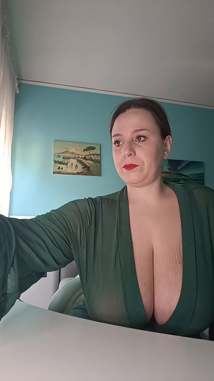 emma96_hot
