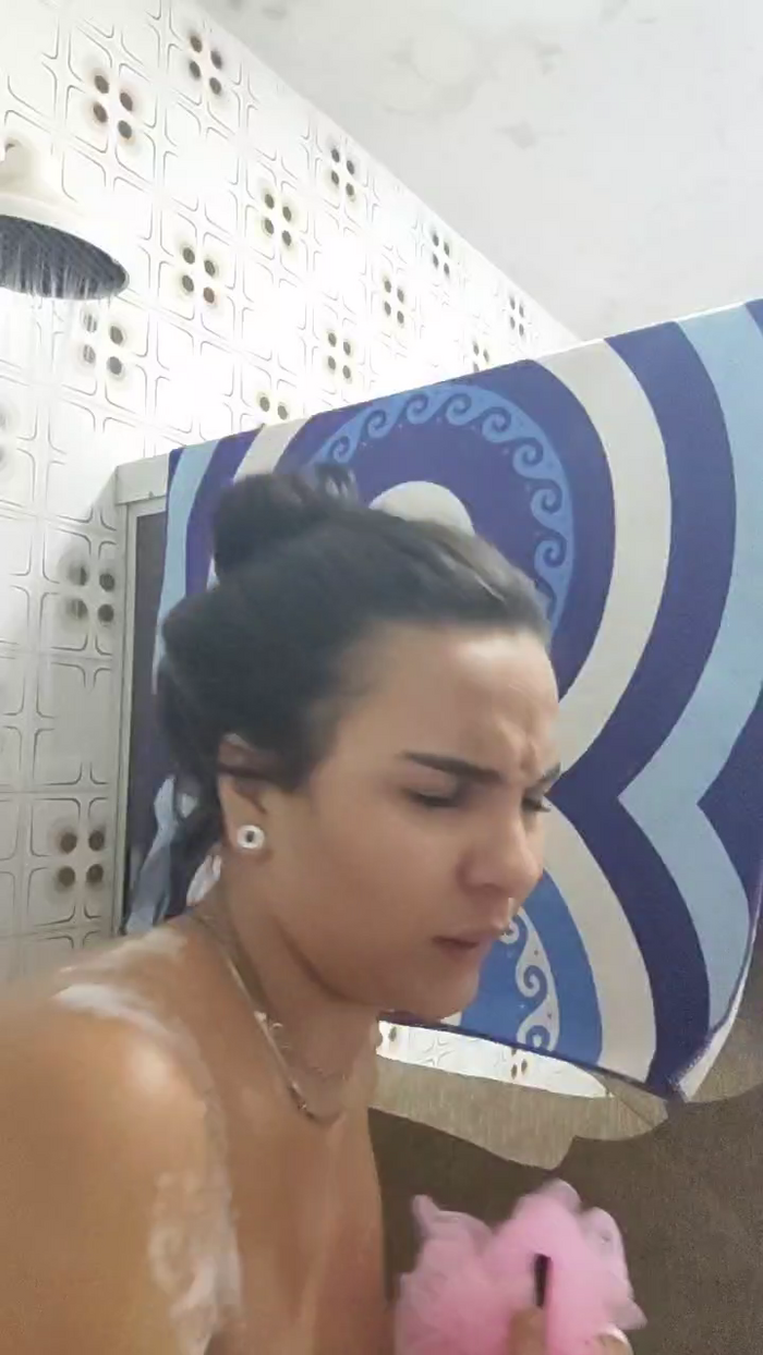 Larissasweet03