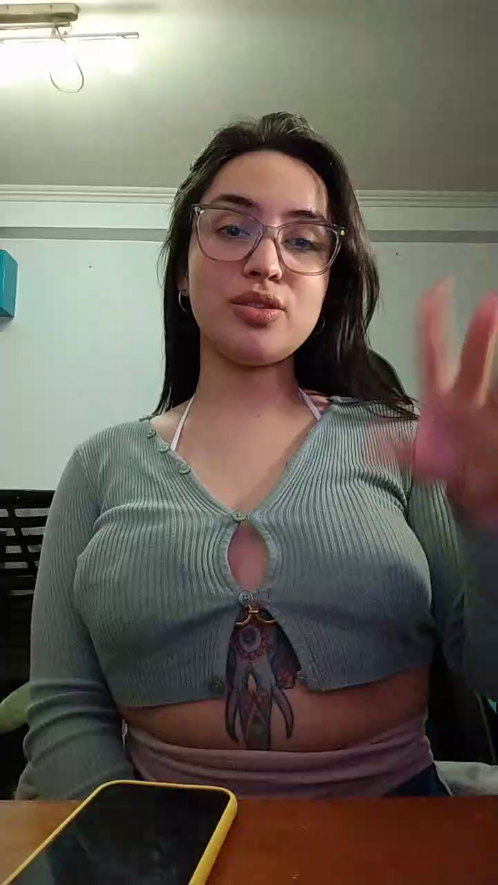 Latinaakita4