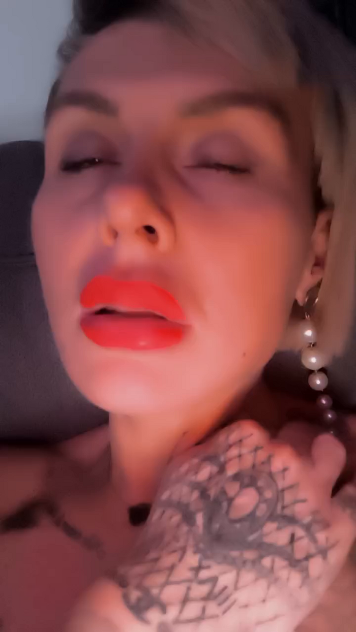 Nanina_hot