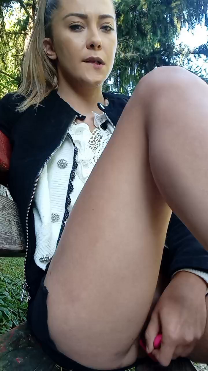 Risky_girl23